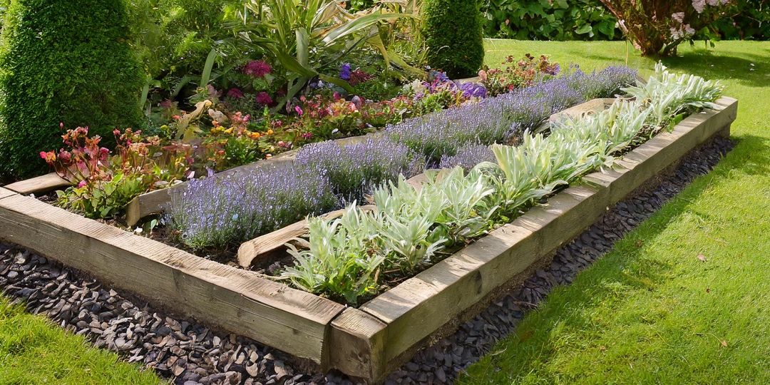 Beeteinfassung aus Holz